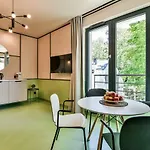 Białe Apartament *